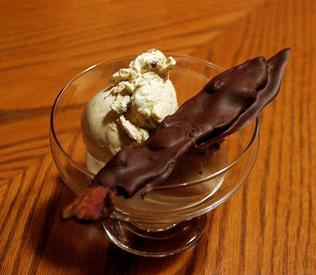 Vanilla ice cream with bacon